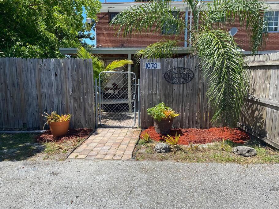Private Townhouse With Courtyard And Covered Patio West Palm Beach Bagian luar foto